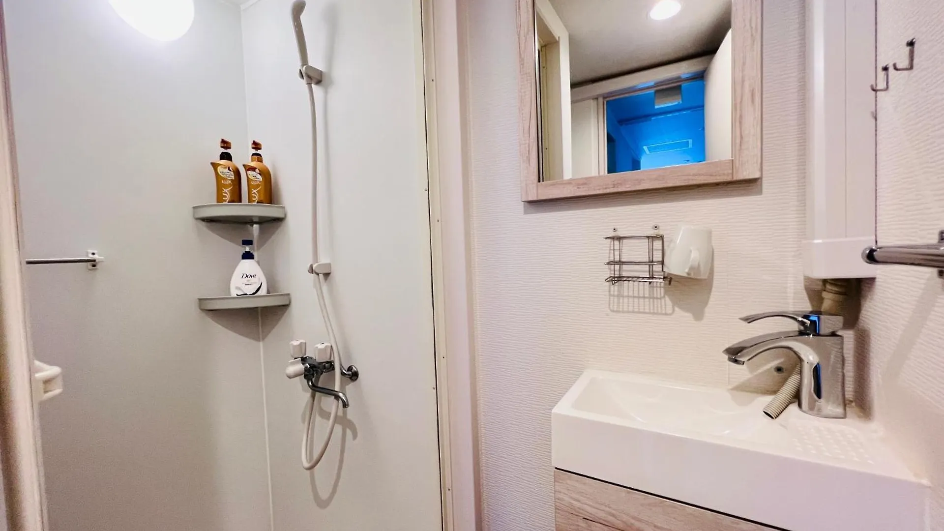 New Open Shinjuku House Apartment Tokyo 0*,  Japan